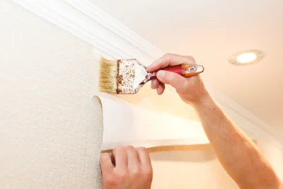 Pose de papier peint à Arces-Dilo — revêtements muraux et toiles de verre